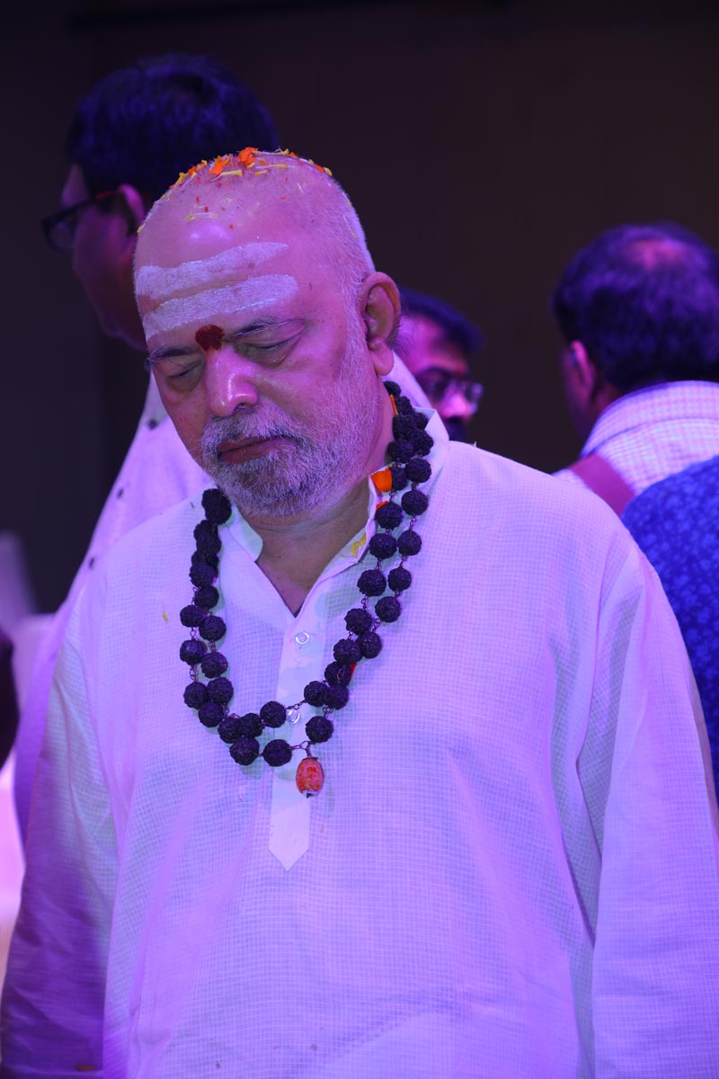 Sri Mulugu Ramalingeshwara Varaprasad Siddhanti was honoured with Jyotishyasastra Vignana Visharadha at Tummalapalli Kalakshetram, Vijayawada (285)